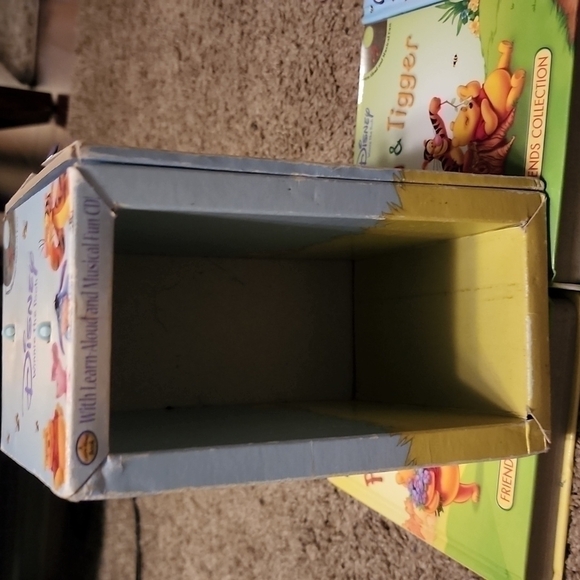 Disney Winnie the Pooh & Friends 3 books - Picture 9 of 12